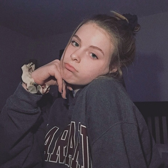 Meet your Posher, Tristen - Picture 1 of 2